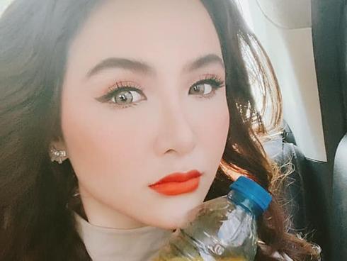 Diễm Hương: 'Con gái mà để có nọng nghĩa là lười giữ gìn nhan sắc'