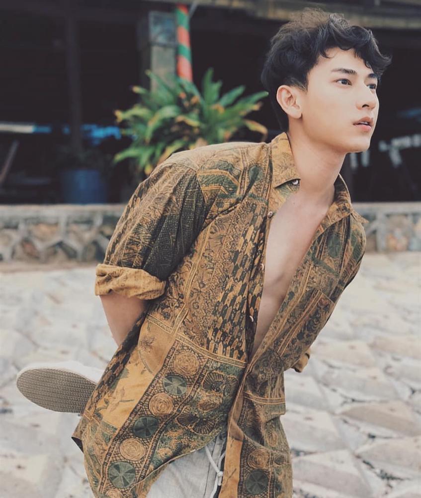 HẾT HỒN với fan Isaac: Xem thần tượng cho dê ăn mà tưởng tượng anh ấy đang cho chúng mình ăn kìa-11