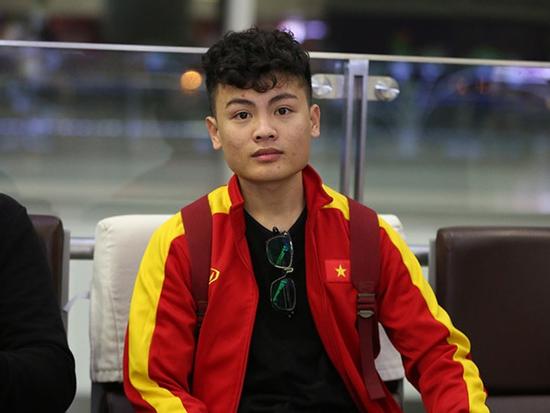 Anh trai Quang Hải có vẻ ngoài nam tính, làm thợ xăm ở Hà Nội
