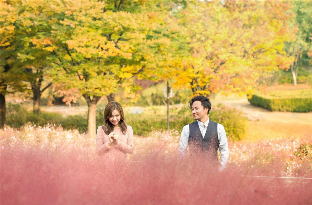 Tiến Đạt khóa môi bà xã Thụy Vy ngọt ngào tại Hàn Quốc - quê hương tình cũ Hari Won-12