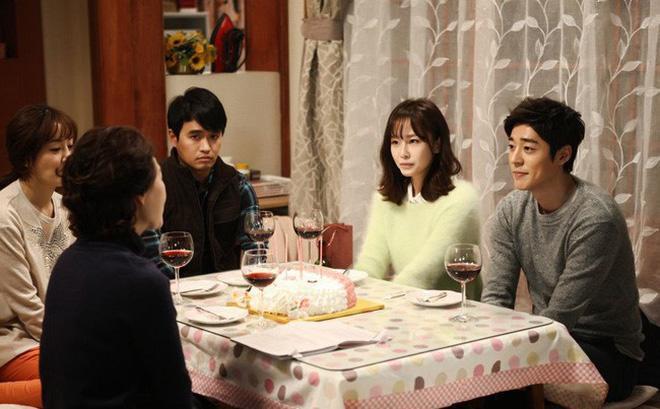 Mẹ người yêu cũ đến tận công ty chửi mắng, bắt tôi quỳ gối xin lỗi vì lỡ có thai-1