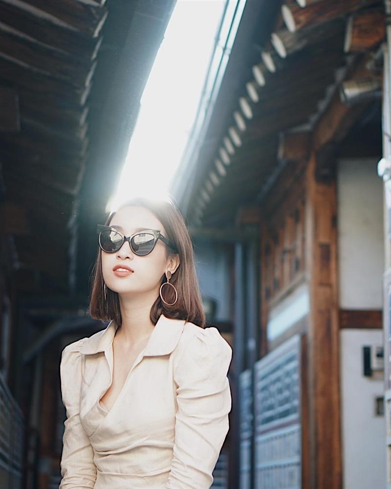 Công việc dày đặc, Hoa hậu Kỳ Duyên đành ăn vội gói bim bim để chạy show cận Tết-5