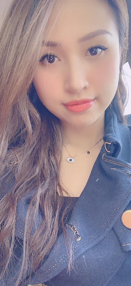 Công việc dày đặc, Hoa hậu Kỳ Duyên đành ăn vội gói bim bim để chạy show cận Tết-10