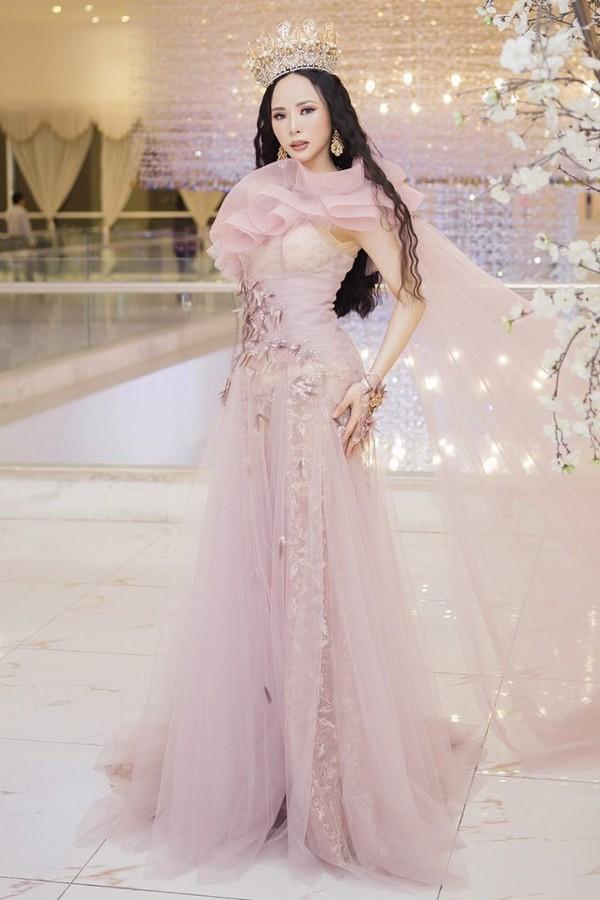 Biến hàng hiệu thành đồ đại hạ giá, Phượng Chanel liên tiếp lập kỷ lục đứng đầu TOP SAO MẶC XẤU-5