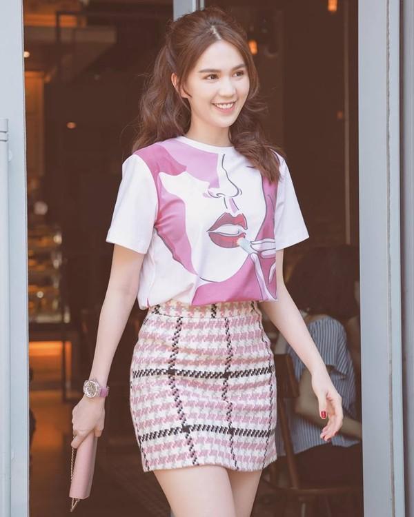 Bắt kịp xu hướng, Ngọc Trinh - Đặng Thu Thảo - Angela Phương Trinh và dàn mỹ nhân Việt đã phủ sắc hồng khắp mọi mặt trận-6