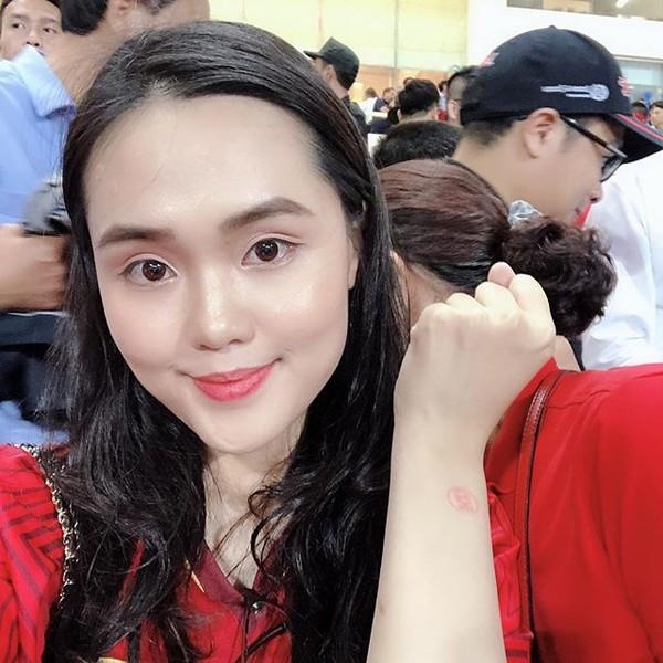 Bạn gái Duy Mạnh: Từ gái ngoan bất ngờ trở thành mỹ nữ kiêu sa-4