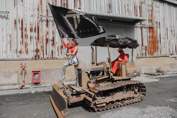 Mới đầu năm, Tóc Tiên đã gây nghiện với vũ đạo yểm bùa-9