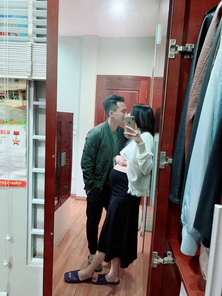 Top 10 Hoa hậu Việt Nam Tố Như khoe bụng bầu vượt mặt, khóa môi ông xã hotboy ngọt ngào-1
