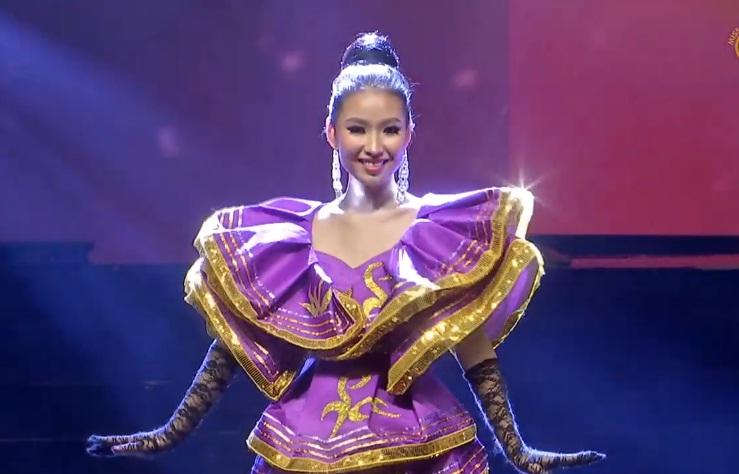 Lê Âu Ngân Anh trình diễn quốc phục biên bản mới-3