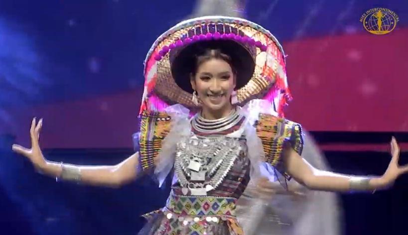 Lê Âu Ngân Anh trình diễn quốc phục biên bản mới-4