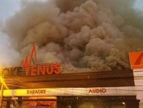 Lửa bao trùm công ty gỗ ở Bình Dương, công nhân chạy tán loạn-3