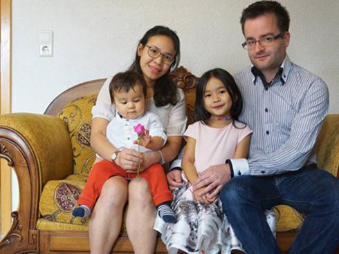 Suốt ngày tặng quà, tôi bị bạn gái xỉ nhục là người tối cổ-2