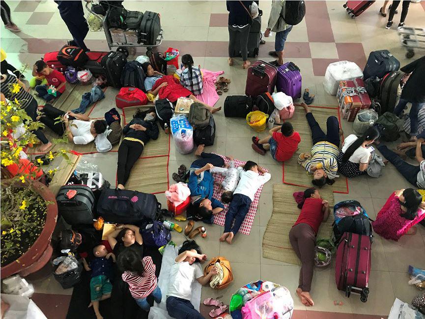 Tàu Bắc Nam trật bánh, hàng trăm hành khách đứng tim, nhiều chuyến tàu Tết xuất phát muộn-3