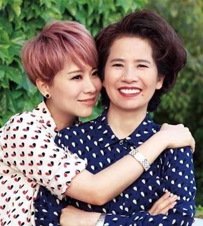 Những bà mẹ trẻ đẹp ăn đứt con gái của mỹ nhân Hoa ngữ-14