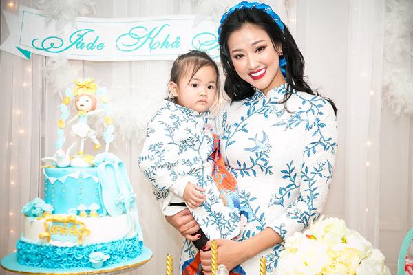 Sao nam nhất định giũ áo ra đi khi bị cắm sừng, còn người đẹp Việt sẽ chọn con đường nào?-8