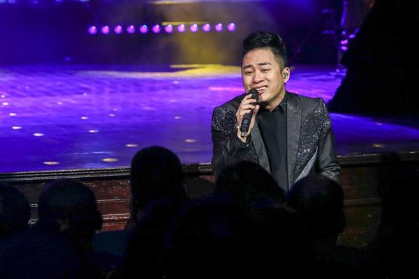 Hồng Nhung diện 3 áo dài rực rỡ bên những giọng nam hàng đầu Tùng Dương - Tấn Minh - Trọng Tấn-8