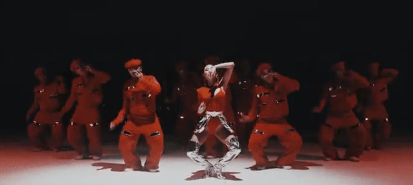 Diện bodysuit khoét hông táo bạo, đố bạn không thót tim khi xem màn vũ đạo cực sung của Tóc Tiên trong MV mới-2