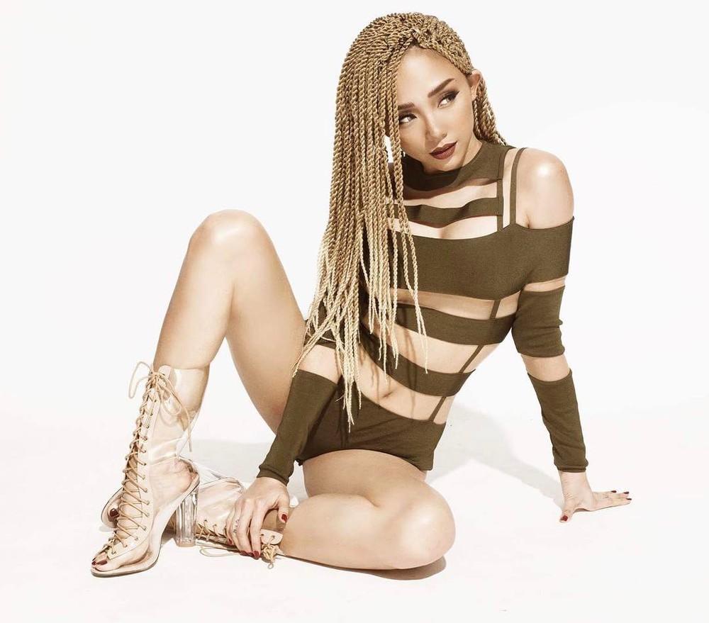 Diện bodysuit khoét hông táo bạo, đố bạn không thót tim khi xem màn vũ đạo cực sung của Tóc Tiên trong MV mới-8