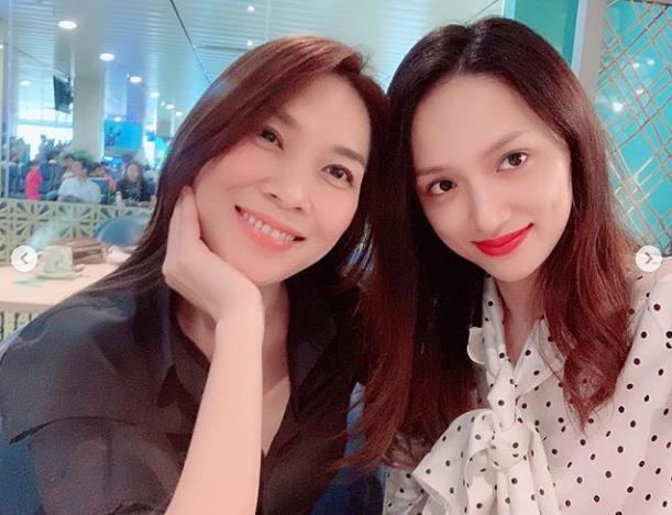 Khoe ảnh hội ngộ người thầy đầu tiên Mỹ Tâm, Hoa hậu Chuyển giới Hương Giang Idol lập tức gây sốt mạng xã hội-2