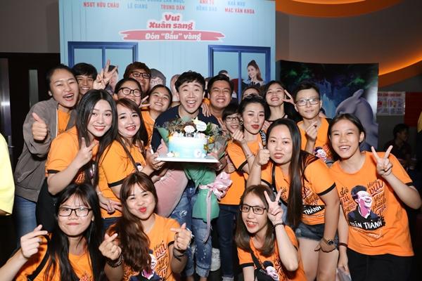 Trấn Thành xúc động khi được fans bí mật tổ chức sinh nhật sớm-3