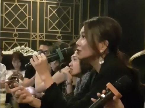 Có ai như Thanh Hằng: Mua hàng hiệu thả ga nhưng lại đổ lỗi cho... Tết-12