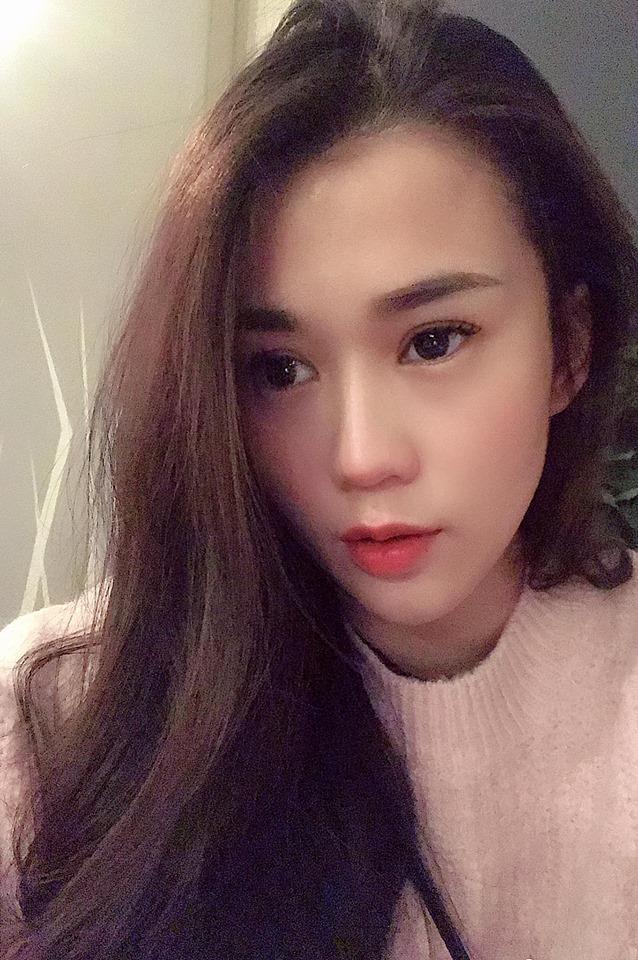 Hạnh phúc được bạn trai Quang Hải tháp tùng đi diễn, Nhật Lê chẳng ngại mà công khai ảnh tự dìm bản thân-7