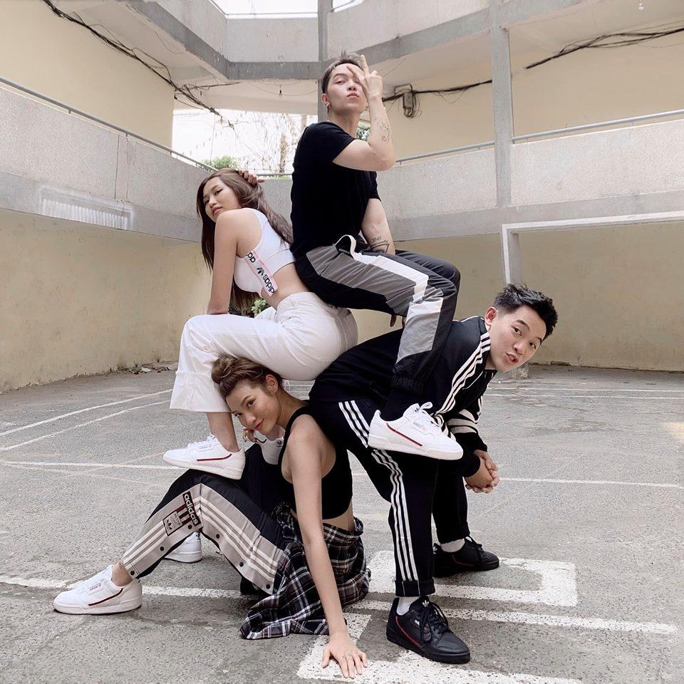 Hạnh phúc được bạn trai Quang Hải tháp tùng đi diễn, Nhật Lê chẳng ngại mà công khai ảnh tự dìm bản thân-9