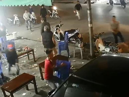 6 thanh niên bị truy sát trong quán cà phê: Lời kể của người trong cuộc-4