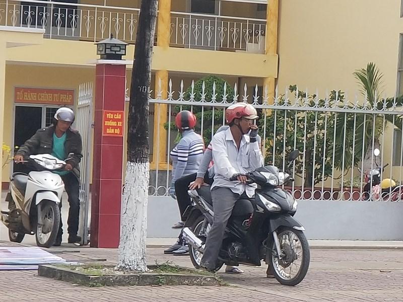 Tòa tuyên chia đôi tờ độc đắc cho anh ve chai và chị công nhân-4