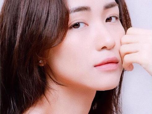 Giữa scandal đòi thanh lọc fans, Hòa Minzy than thở: 'Tôi cũng có phút yếu mềm'