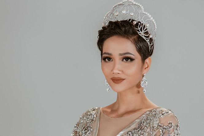 Vẻ đẹp của HHen Niê có gì xuất chúng để được vinh danh Hoa hậu đẹp nhất thế giới 2018?-2