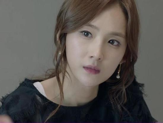 Em gái mang người yêu về giới thiệu, tôi chết lặng nhận ra đó là bố của con trai mình