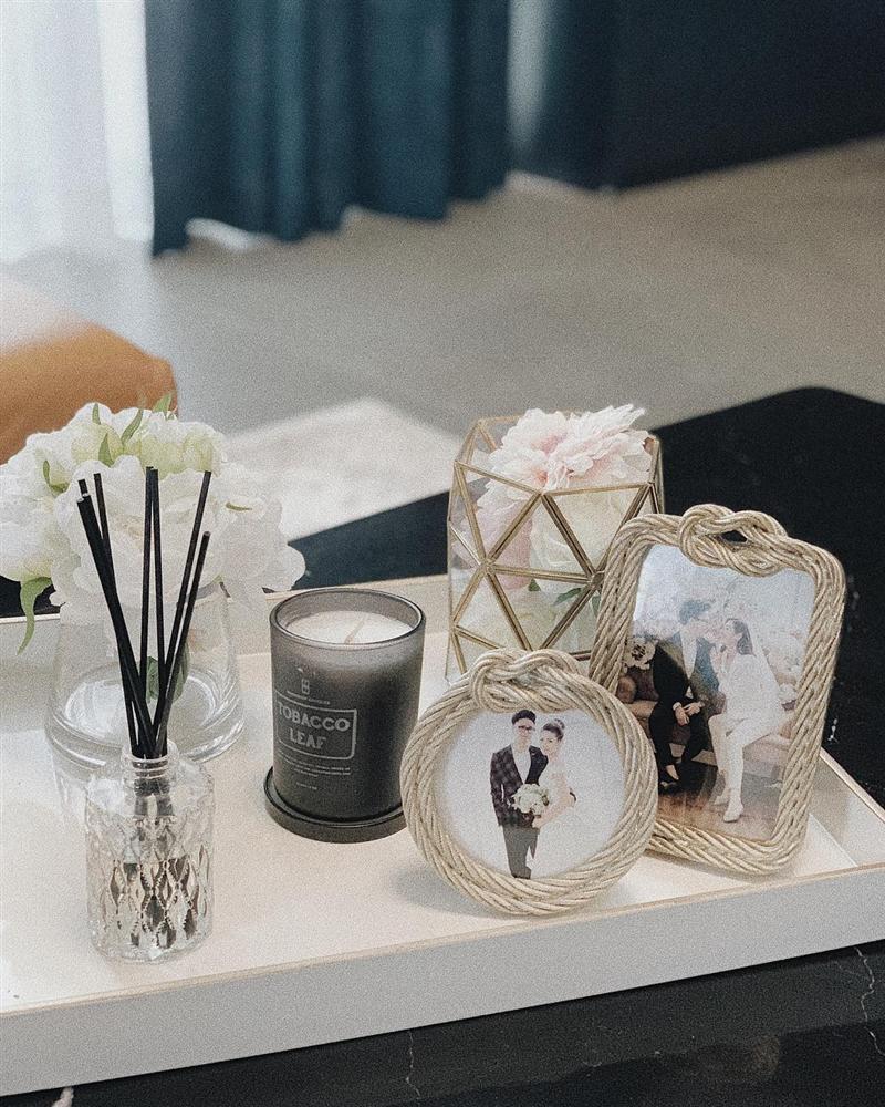 Chỉ là khoe Tết đến cửa thôi mà Á hậu Tú Anh khiến dân tình trầm trồ: Nhà ở đâu sang chảnh thế?-9