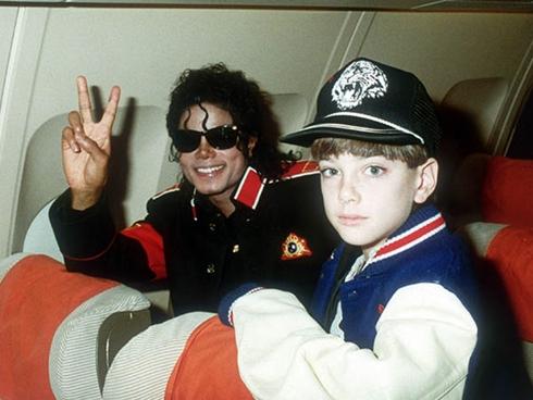 Con gái Michael Jackson nhập viện do cố tự sát vì phim ấu dâm của bố?-3