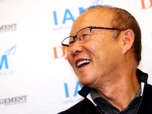 Fan nữ của U23 Việt Nam có thêm tân HLV thể lực để thương nhớ-11