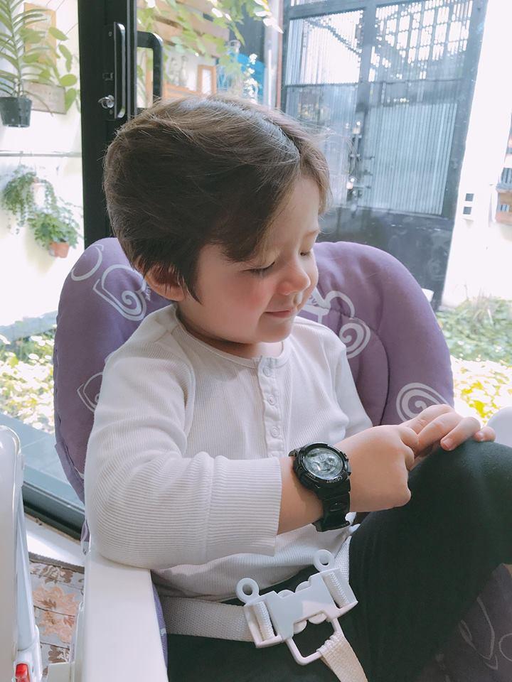 Hoàng tử nhí nhà Elly Trần tái xuất quá bảnh, dân mạng thi nhau kêu gào: Xin hãy gả chàng Mạch cho tôi-10