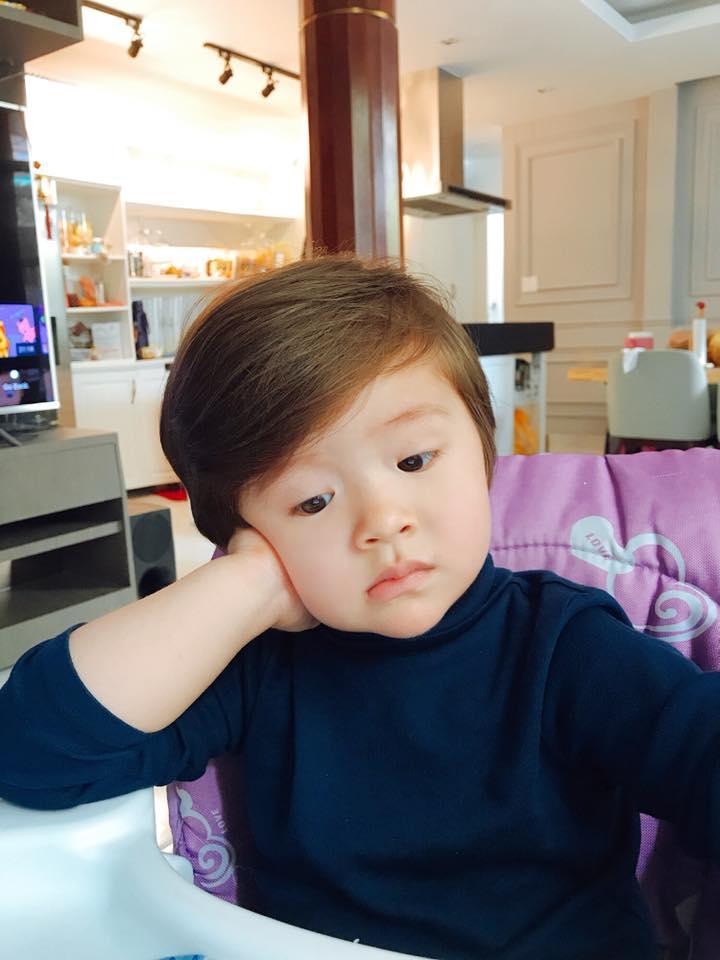 Hoàng tử nhí nhà Elly Trần tái xuất quá bảnh, dân mạng thi nhau kêu gào: Xin hãy gả chàng Mạch cho tôi-12