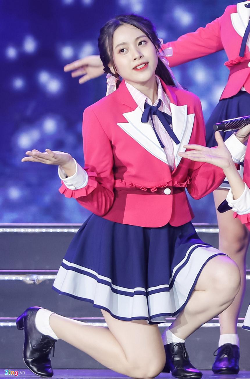 Nét đẹp tươi mới của hot girl 9X, 10X từ nhóm nhạc độc nhất thế giới-13