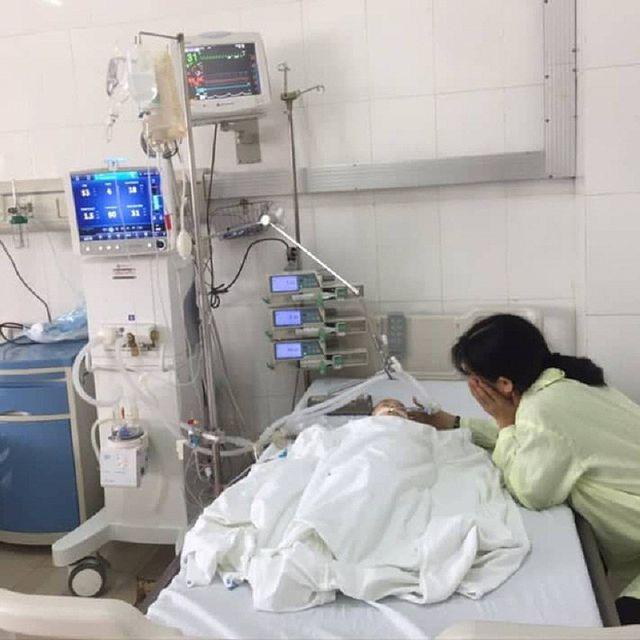 Bé 8 tháng tuổi bị sặc, ngưng thở vì ăn chuối-1