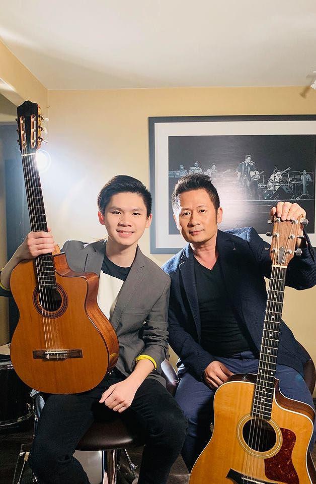 Con trai đệm đàn cho Bằng Kiều cover hit kinh điển-2