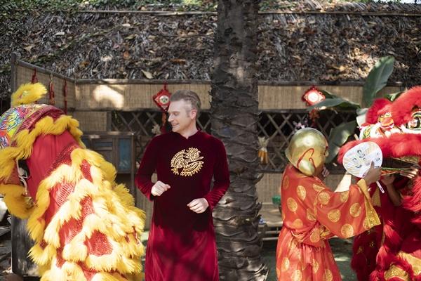 Thánh đơ Cao Ngân vẫn chưa hết đơ khi đóng MV xuân của Kyo York-6