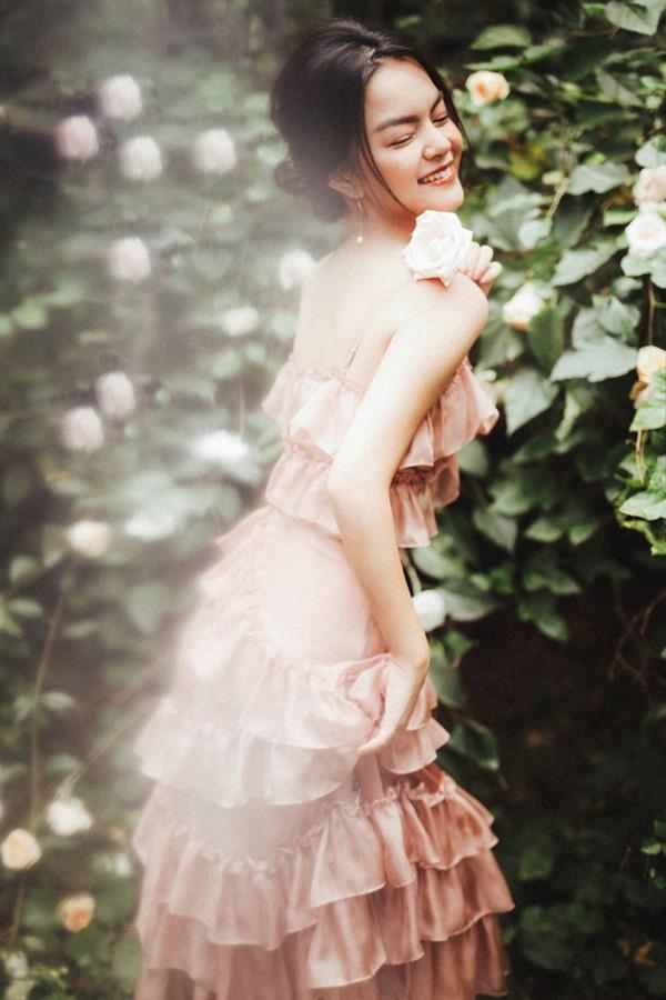 Phạm Quỳnh Anh quá xinh đẹp, hứa sẽ hát nhạc tích cực hơn trong năm tới-1