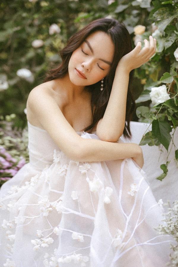 Phạm Quỳnh Anh quá xinh đẹp, hứa sẽ hát nhạc tích cực hơn trong năm tới-7