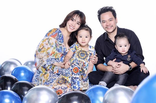 Cựu mẫu Trang Nhung lần đầu hé lộ gương mặt của quý tử 1 tuổi-2