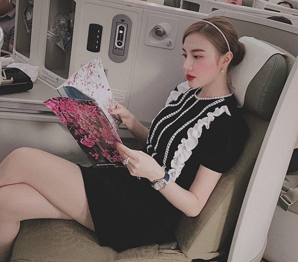 Mặc kệ bị chê hát như đấm vào tai, bạn gái Quang Hải an nhiên thực hiện sự nghiệp kiếm tiền-11