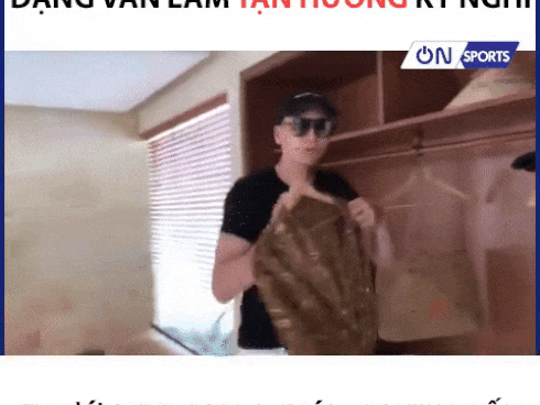 Sau khoảnh khắc tế nhị trên giường với bạn gái, thủ môn Đặng Văn Lâm tung clip khoe khu nghỉ dưỡng sang chảnh