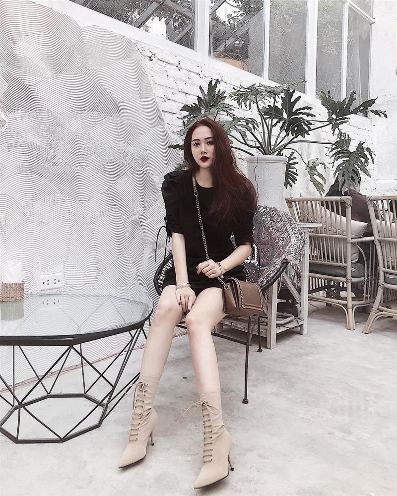 Hương Tràm xinh đẹp, hát hay thì rõ rồi nhưng em họ cô ấy cũng có ngoại hình nổi bật, chất giọng không thua kém chị-5