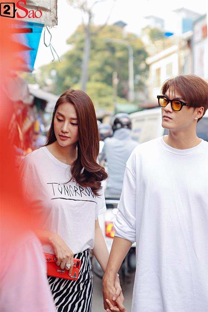 Ngắm Linh Chi - Lâm Vinh Hải tình tứ đi chợ Tết, ai cũng mong cặp đôi sớm báo hỷ trong năm mới Kỷ Hợi-3