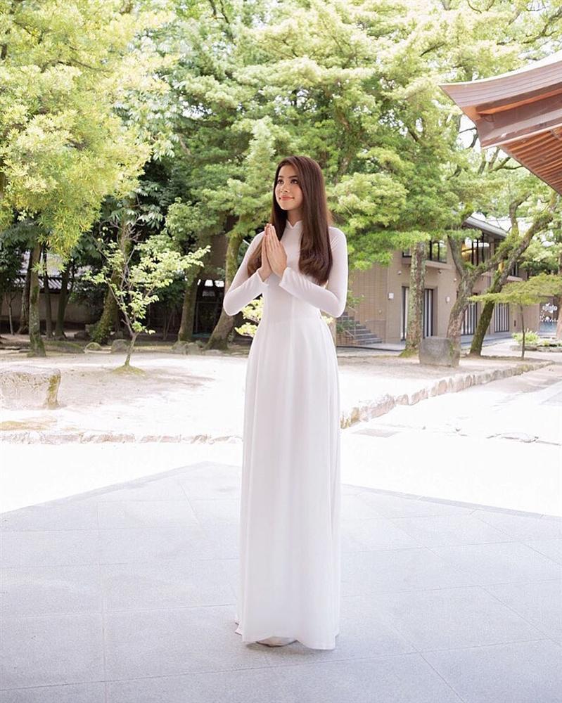 Sóng gió liên tục ập đến, Phạm Hương bất ngờ từ Hoa hậu quốc dân trở thành người đẹp thị phi nhất 2018-12