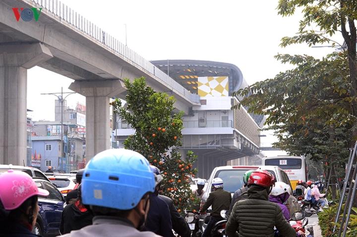 Người dân ùn ùn đổ về quê, đường Hà Nội tắc nghẽn nghiêm trọng-14